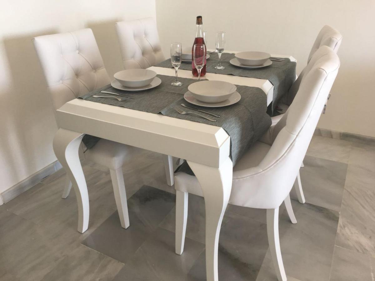 Mi Capricho B17 Beachfront Apartment Sitio de Calahonda Dış mekan fotoğraf